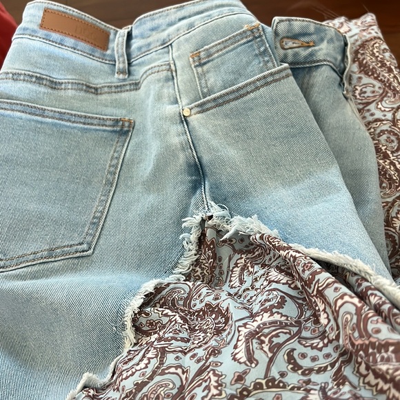 Light Blue Jeans Paisley Polyester Print on side of the Wide Leg Size: XS - Picture 9 of 10